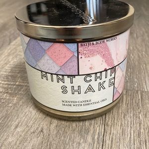 Mint chip shake candle